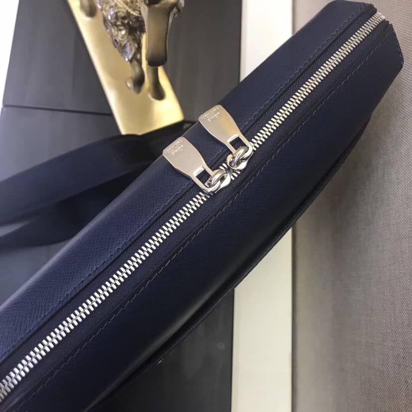 Louis Vuitton Taiga Grigori MM Messenger Bag Replica Blue M30206