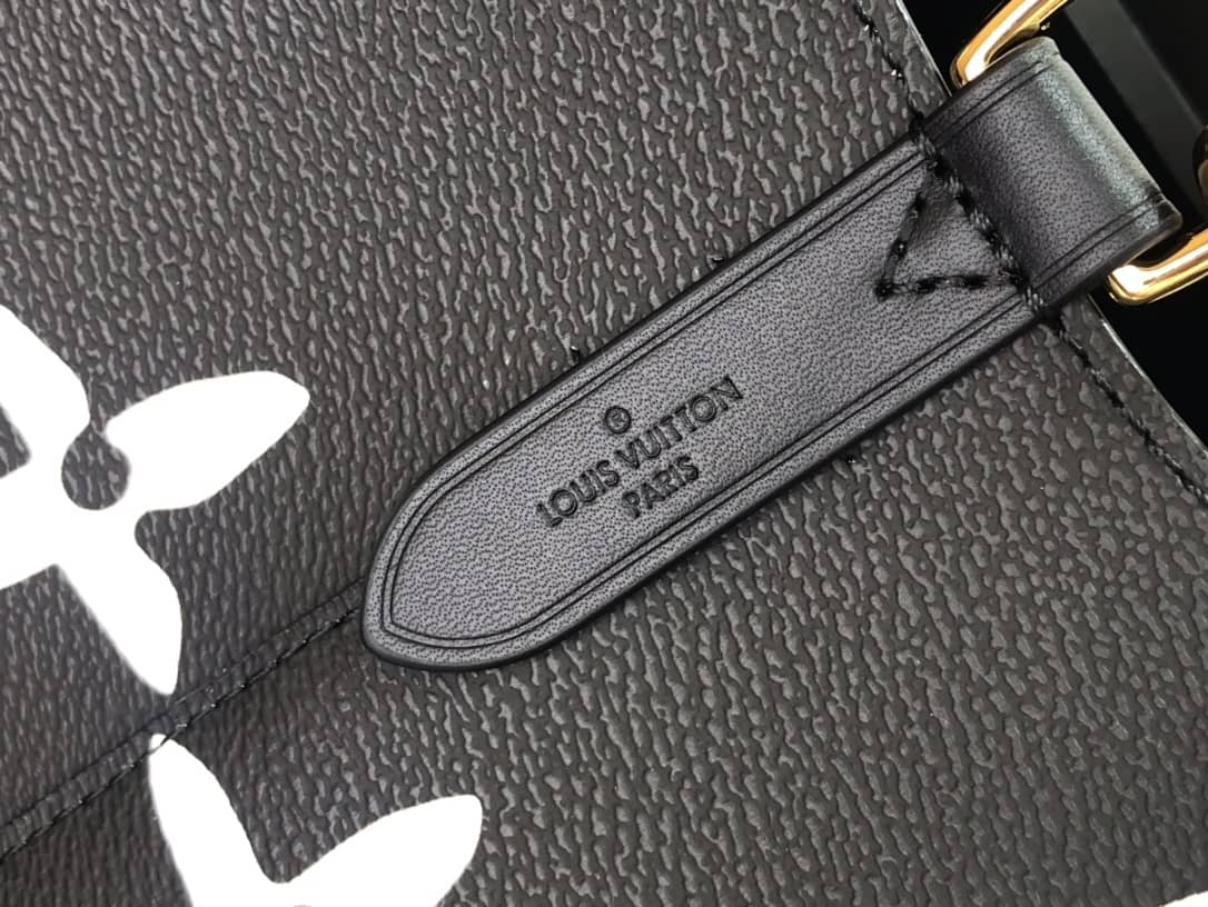 Louis Vuitton Neo Noe Monogram Leather Replica Bag Black M44679