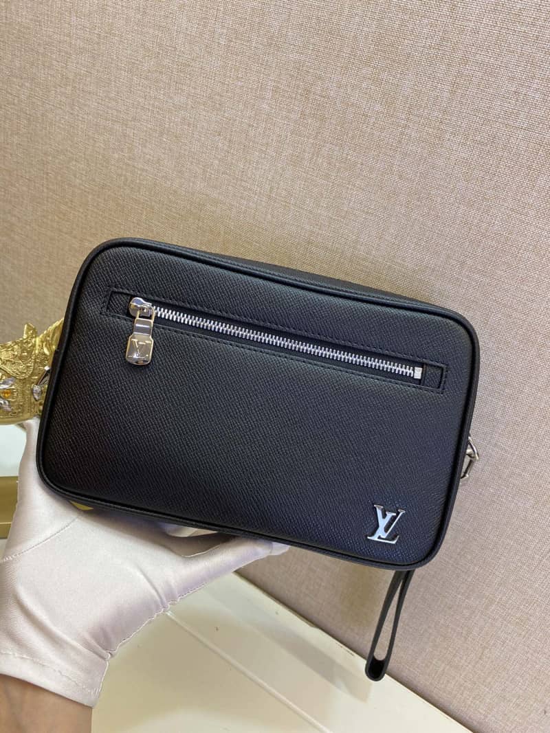 Louis Vuitton Pochette Kasai Taiga Cowhide Leather Tote Replica M30441