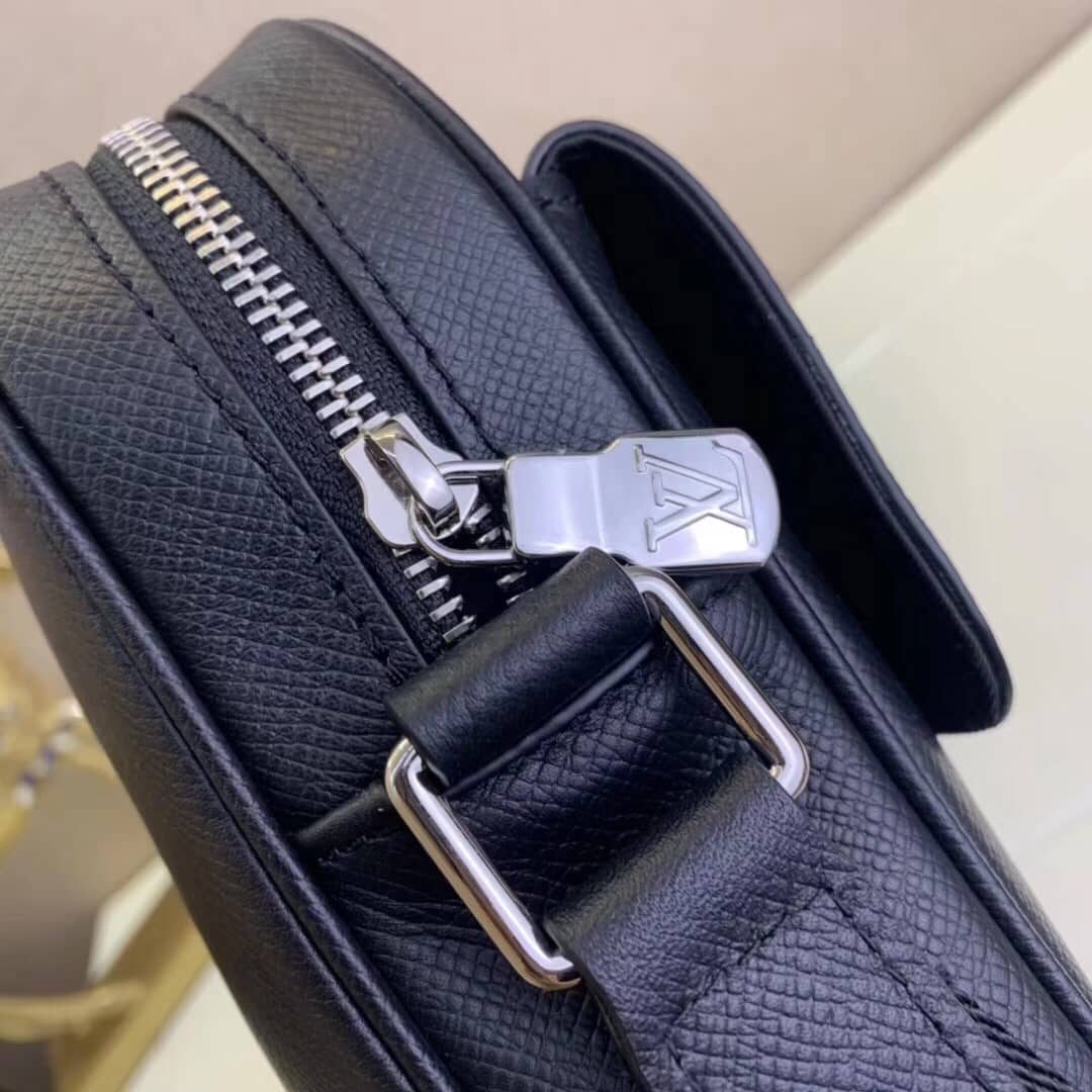 Louis Vuitton Taiga Alex Leather Messenger Bag Replica M30260
