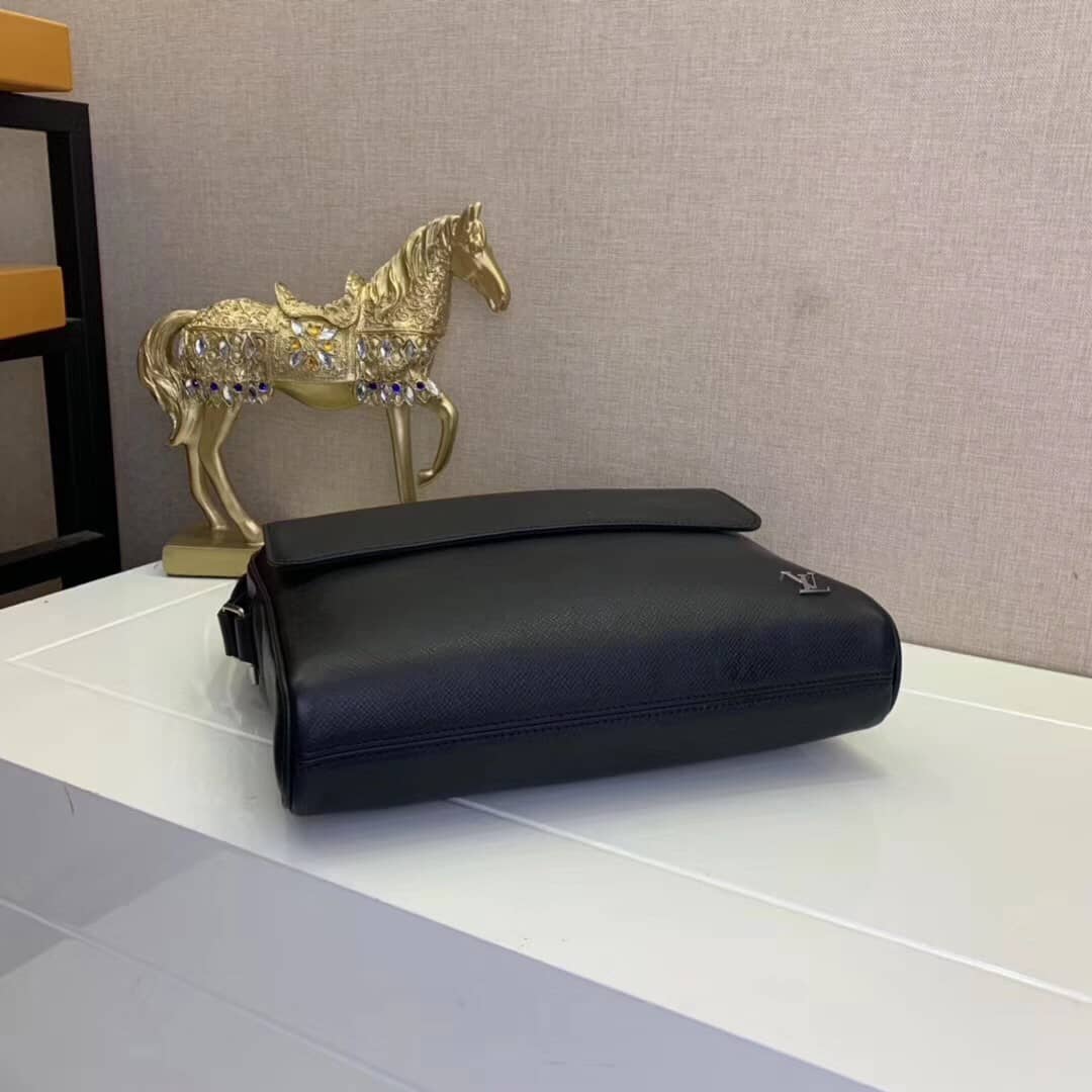 Louis Vuitton Taiga Alex Leather Messenger Bag Replica M30260