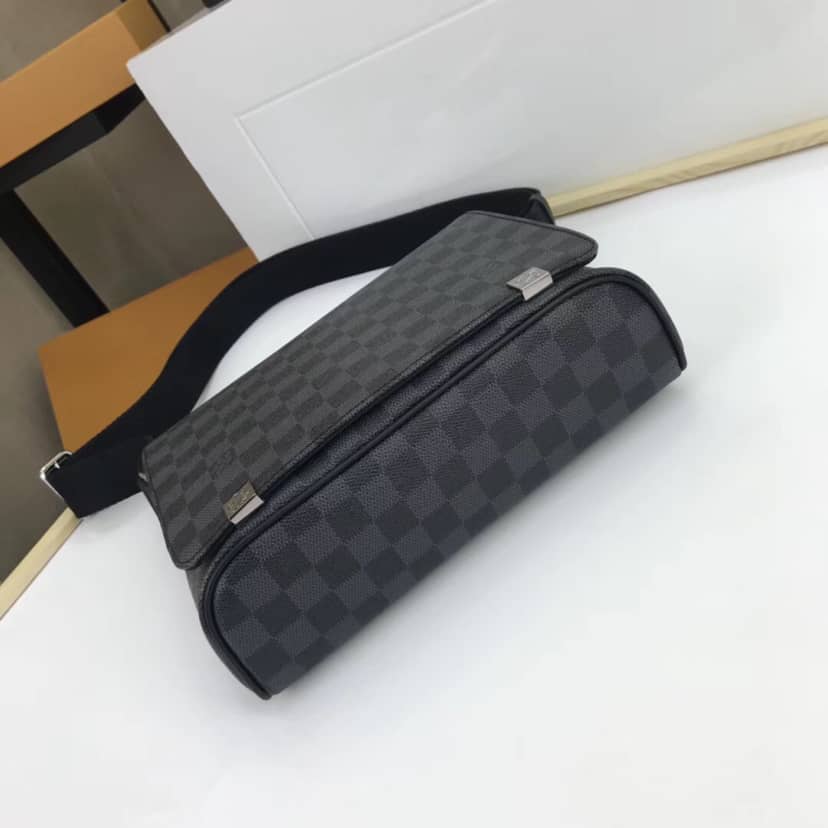 Louis Vuitton District PM Damier Graphite Canvas Messenger Bag Replica N41028