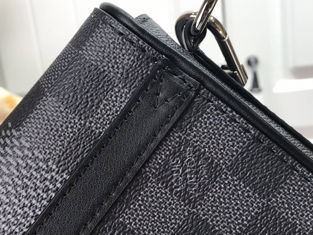 Louis Vuitton Studio Damier Messenger Bag Replica Black N50013