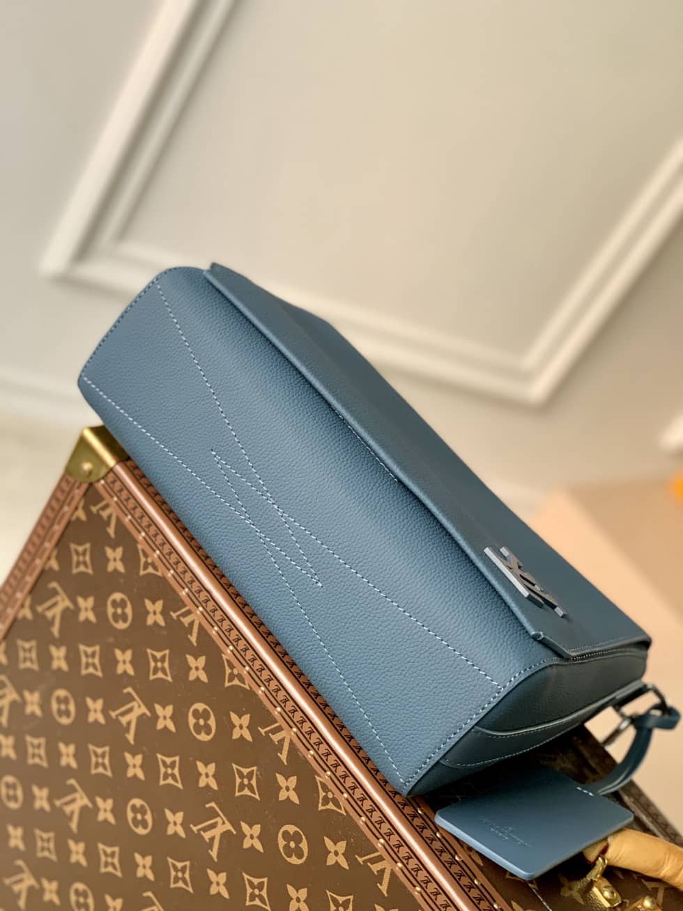 Louis Vuitton Aerogram Calfskin Blue M59327 Replica Messenger Bag