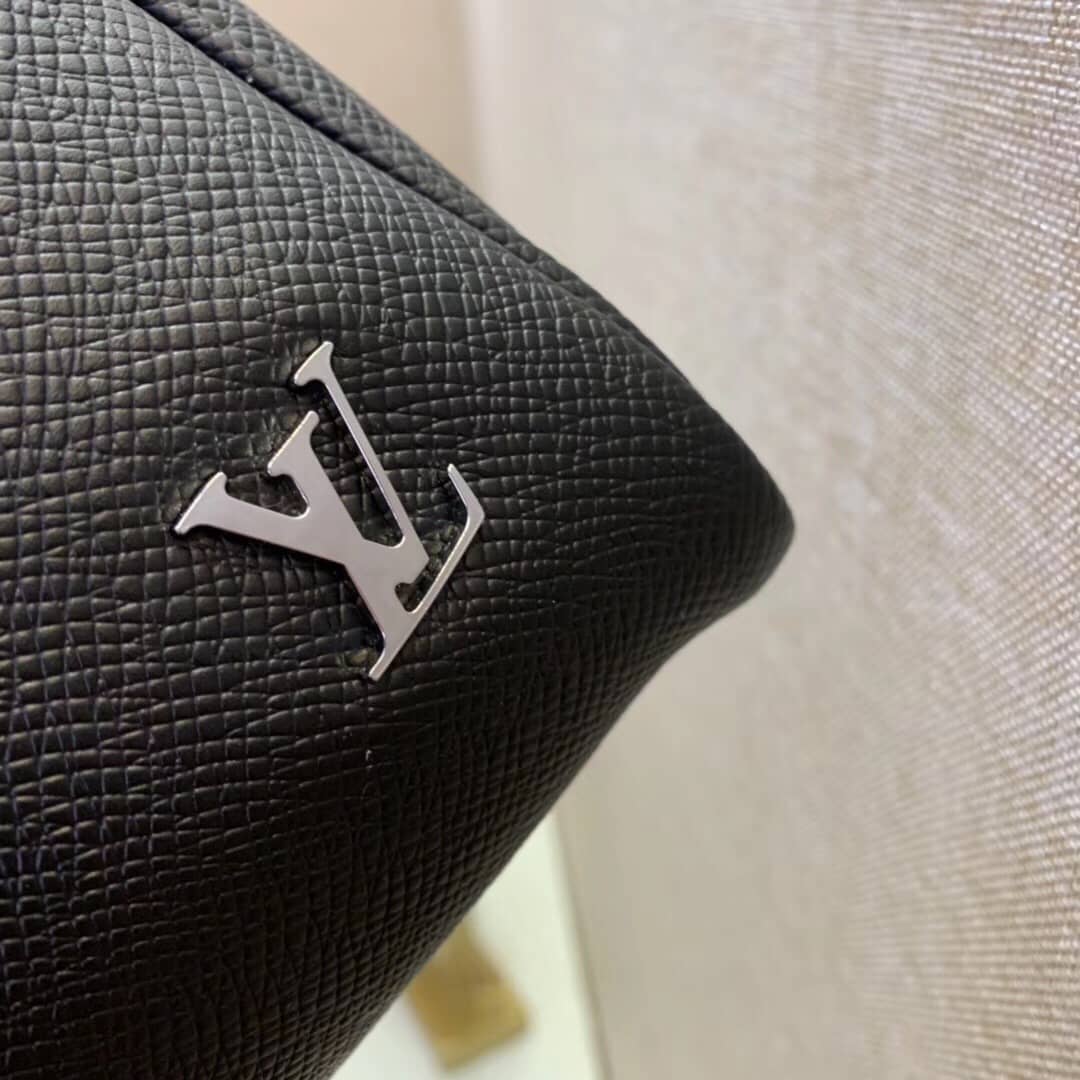 Louis Vuitton Alex BB Taiga Leather Replica Messenger Bag M30265