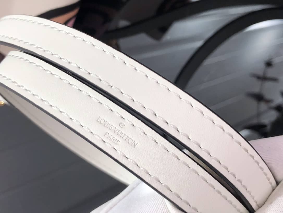 Louis Vuitton NéoNoé MM Replica Bucket Bag M45822