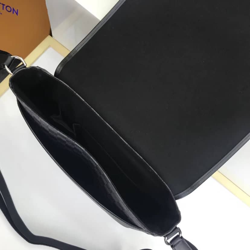Louis Vuitton Damier Graphite Daniel MM Replica Shoulder Bag N58029