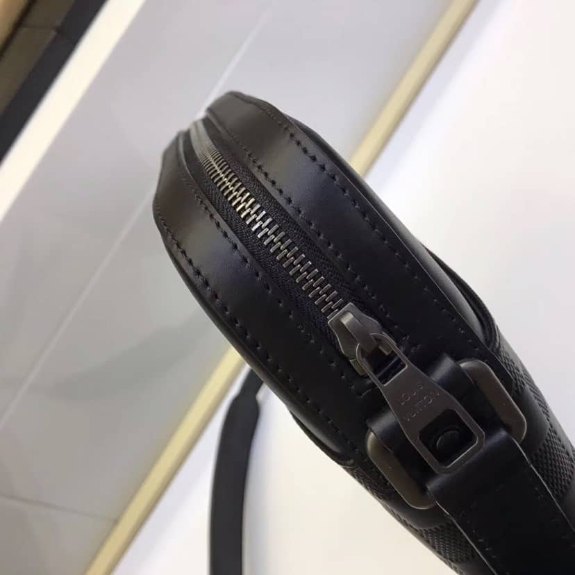 Louis Vuitton District Pochette Replica Shoulder Bag N23355