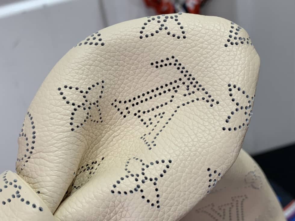 Louis Vuitton Why Knot MM Mahina Cream M20700 Replica Hobo