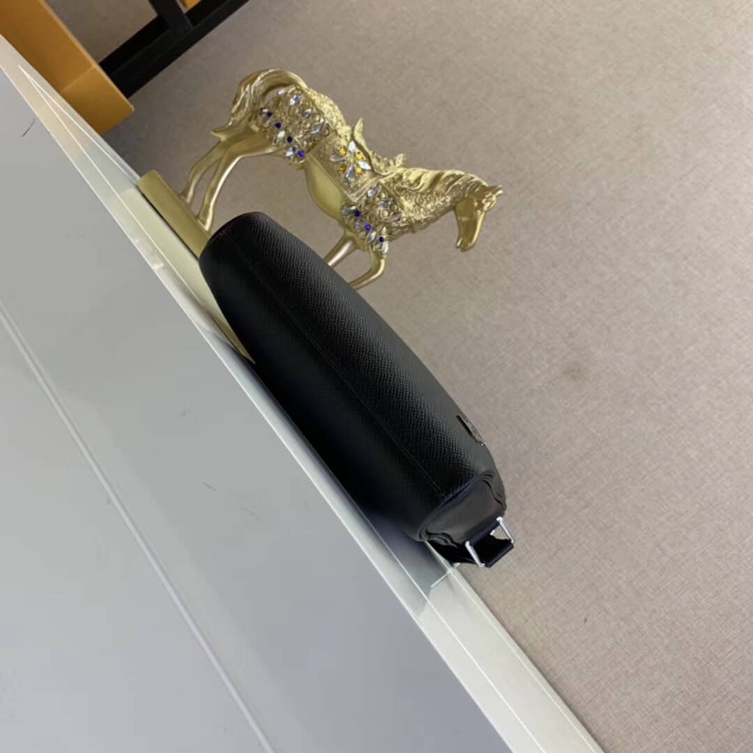 Louis Vuitton Alex BB Taiga Leather Replica Messenger Bag M30265