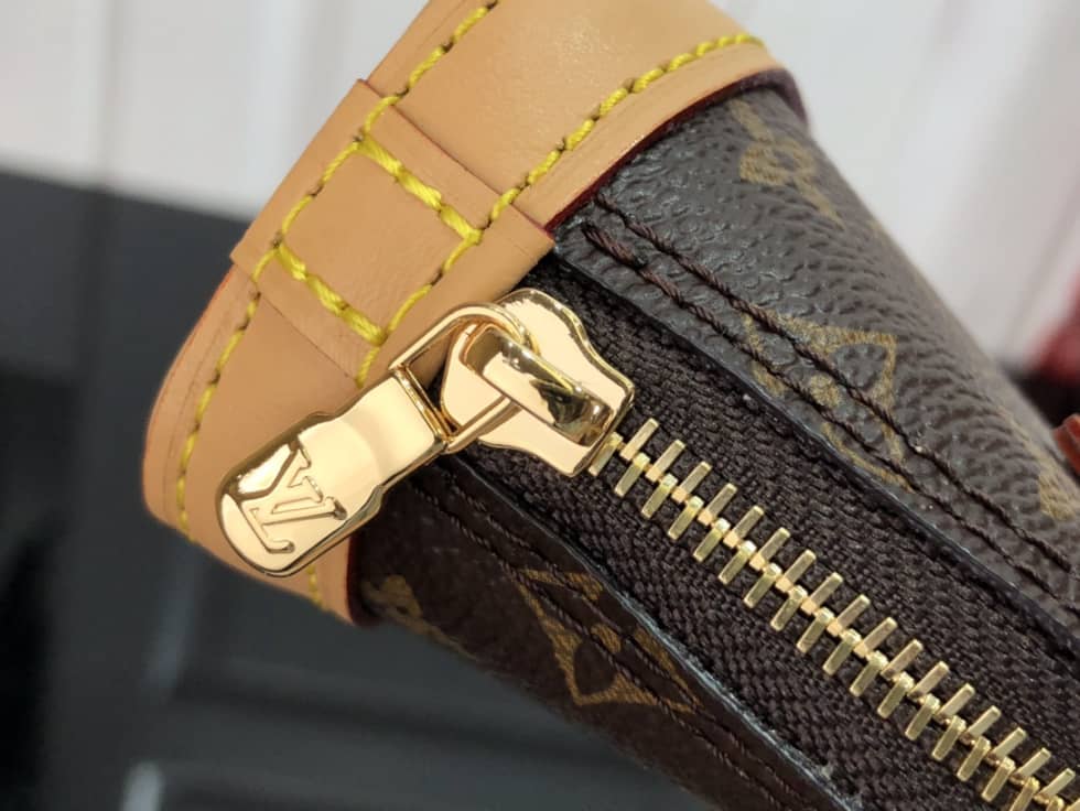 Louis Vuitton Monogram Trio Mini Icon M81081 Replica Crossbody Bag