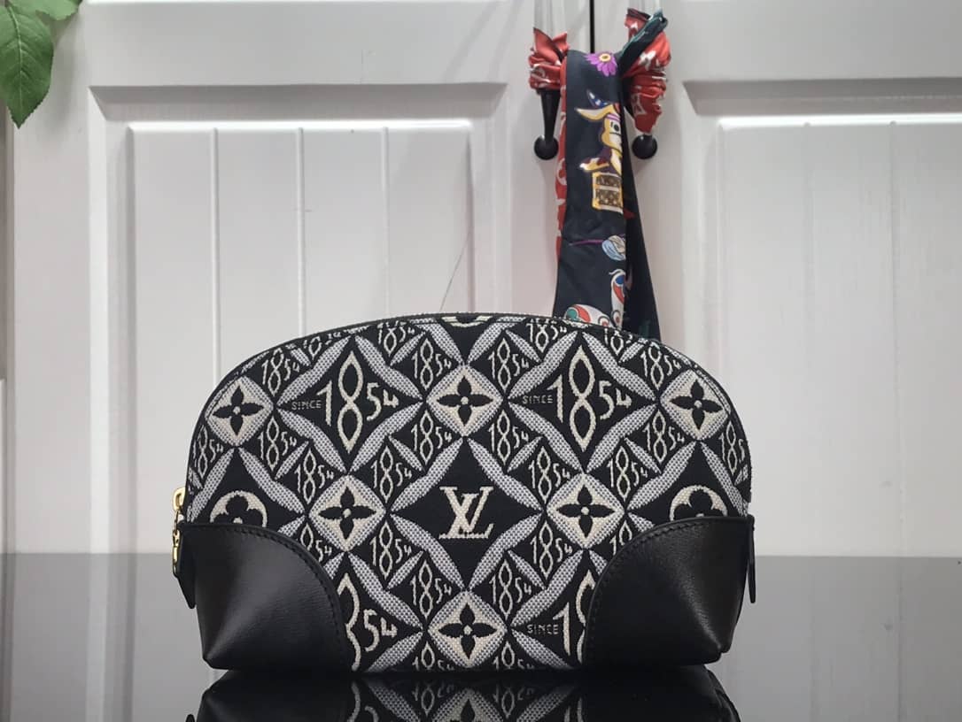 Louis Vuitton Monogram Cosmetic Bag Replica Black M69991