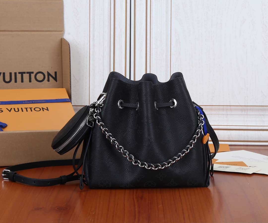 Louis Vuitton Bella Leather Replica Shoulder Bag Black M57070