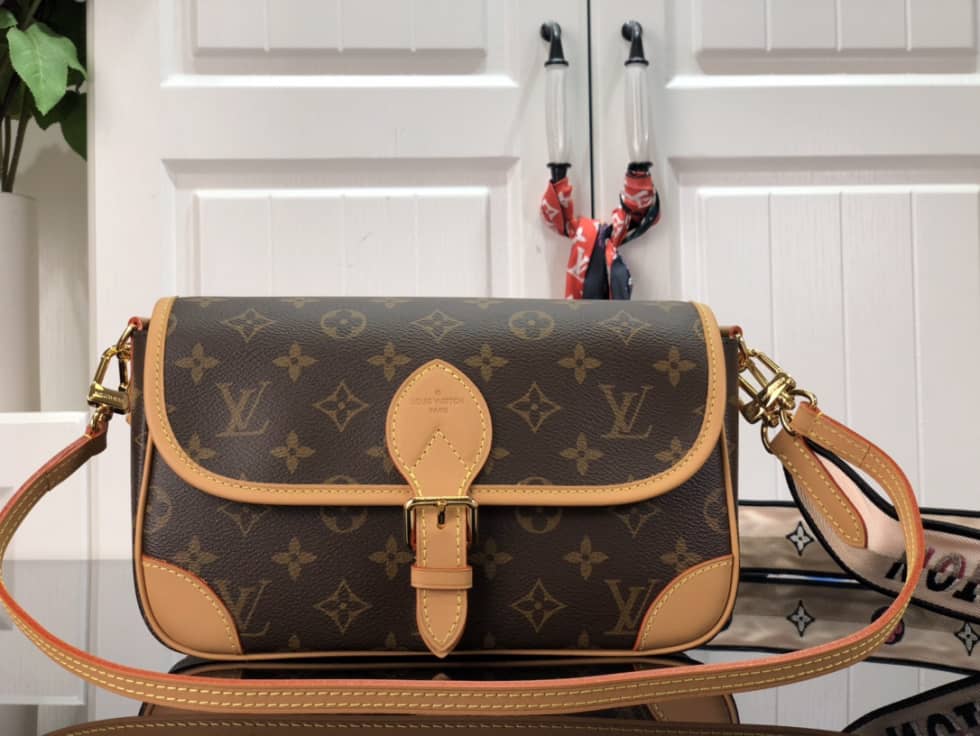 Louis Vuitton Diane Monogram M45985 Replica Crossbody Bag