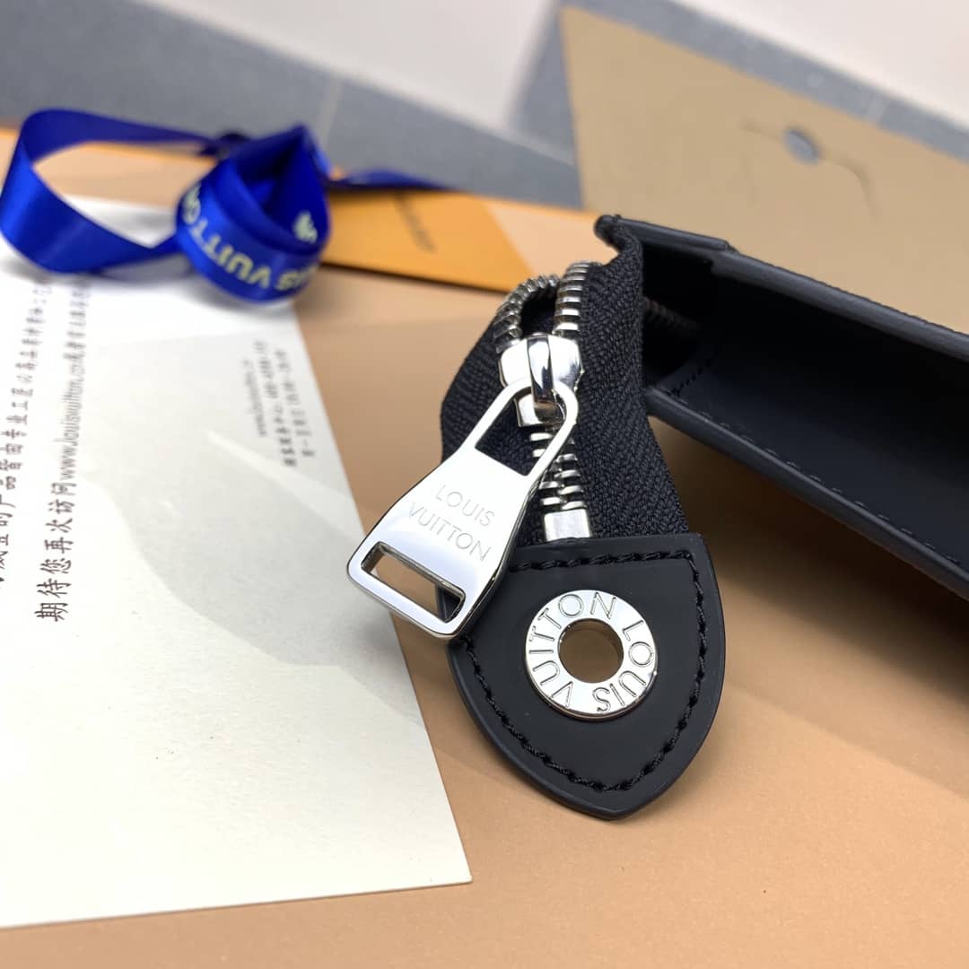 Louis Vuitton Pochette Voyage MM Damier Graphite Canvas Replica N60107