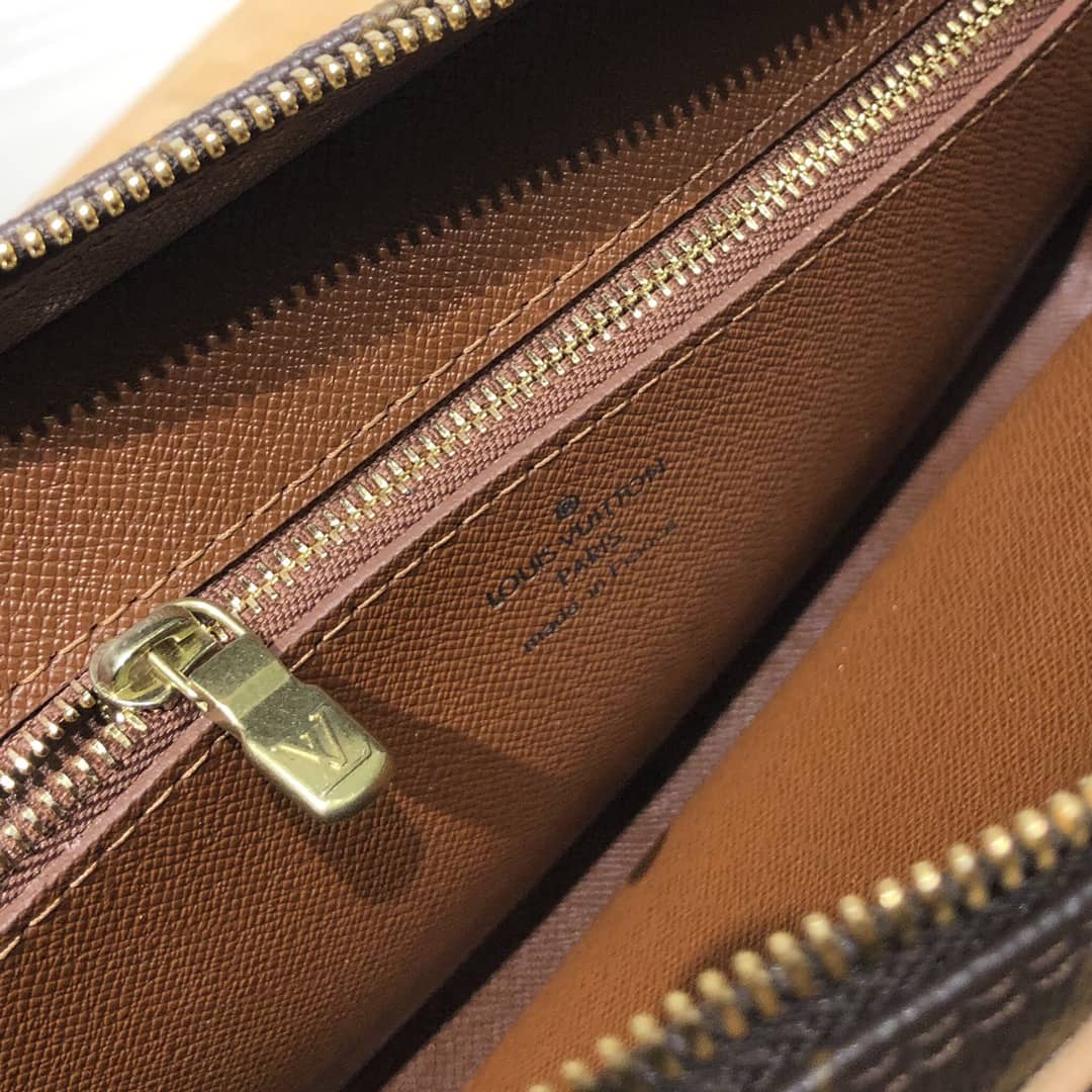 Louis Vuitton Monogram Marly Dragonne Replica Clutch M51825