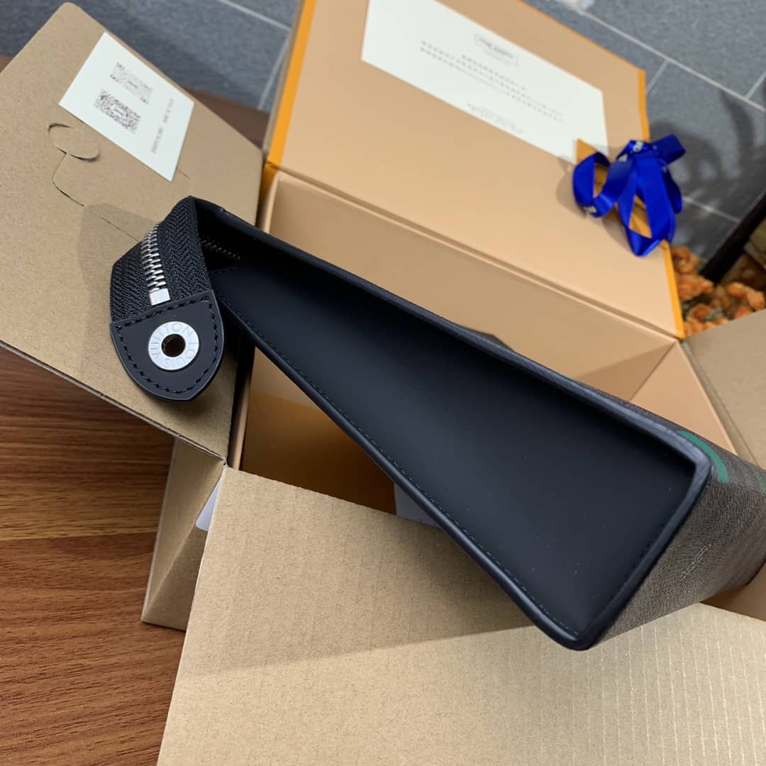 Louis Vuitton Pochette Voyage Leather Bag Replica N60176