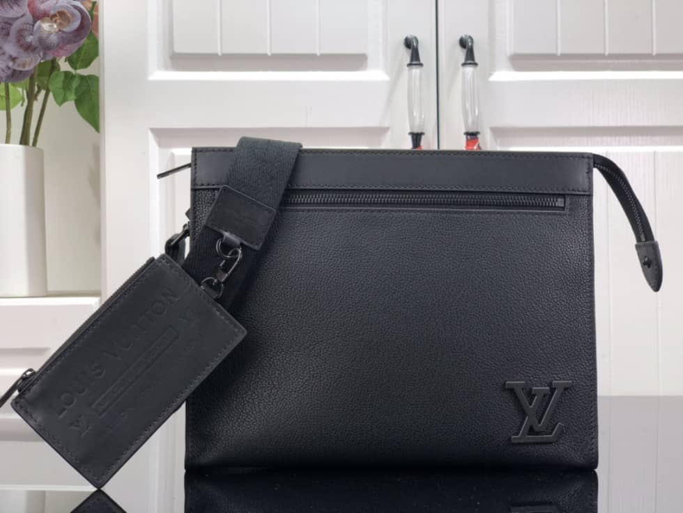 Louis Vuitton Aerogramme Messenger Voyage M59329 Replica