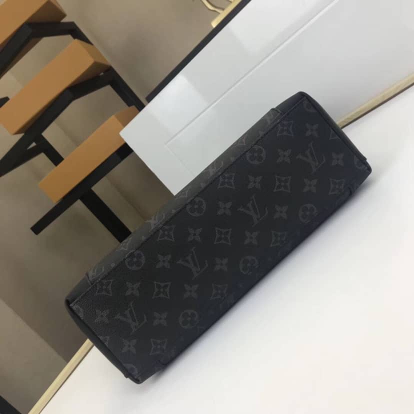 Louis Vuitton Monogram Eclipse Messenger MM Shoulder Bag Replica M40539