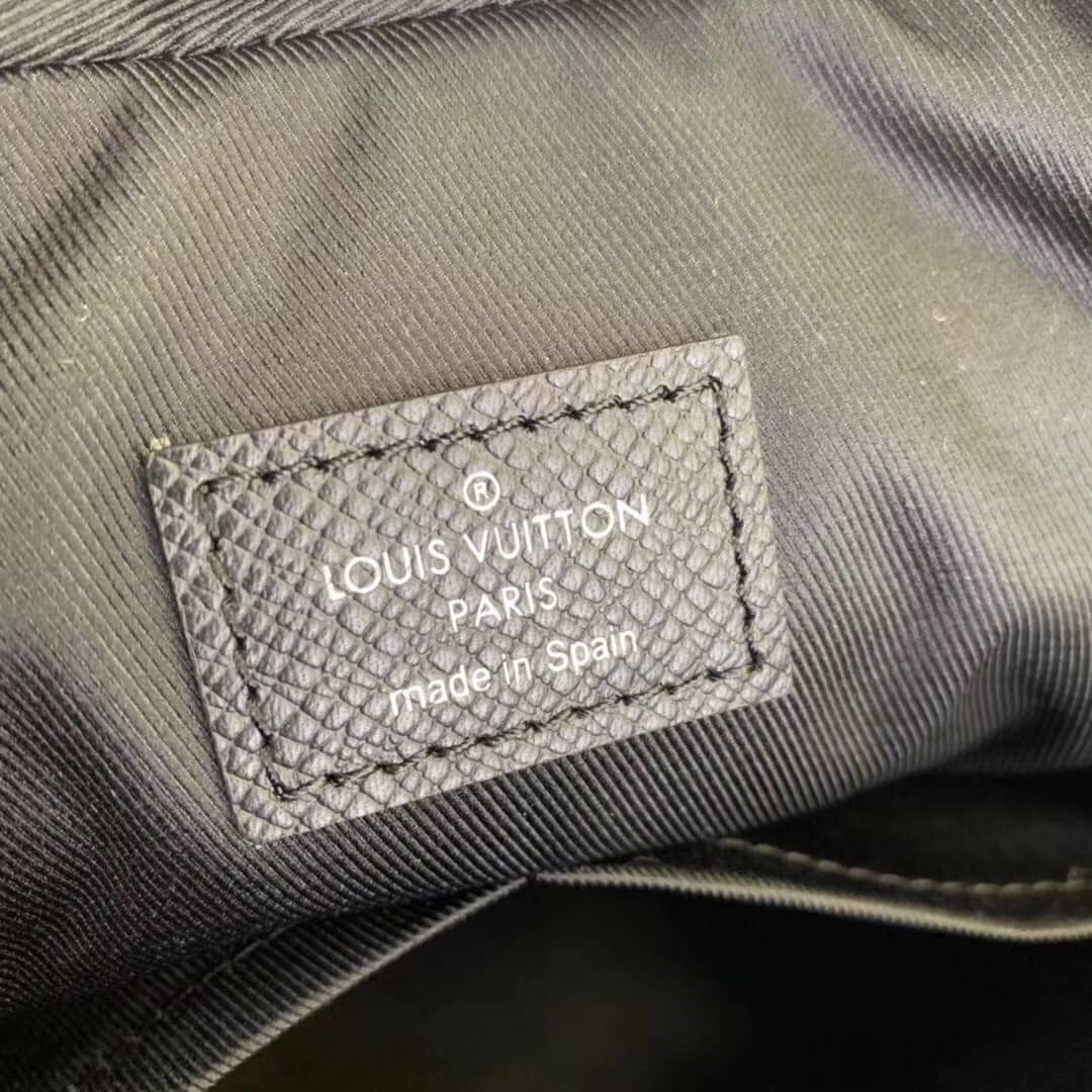 Louis Vuitton Taiga Alex Leather Messenger Bag Replica M30260