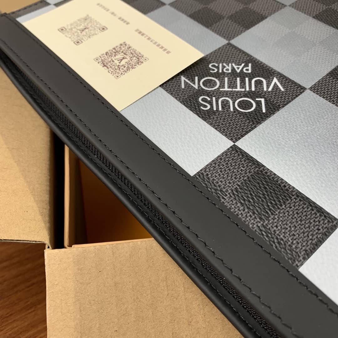 Louis Vuitton Pochette Voyage MM Damier Giant Canvas Bag Replica Gray N60412