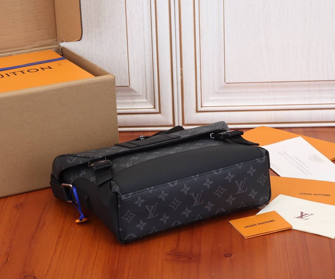 Louis Vuitton Monogramu Messenger PM Voyage Shoulder Bag Replica M40511