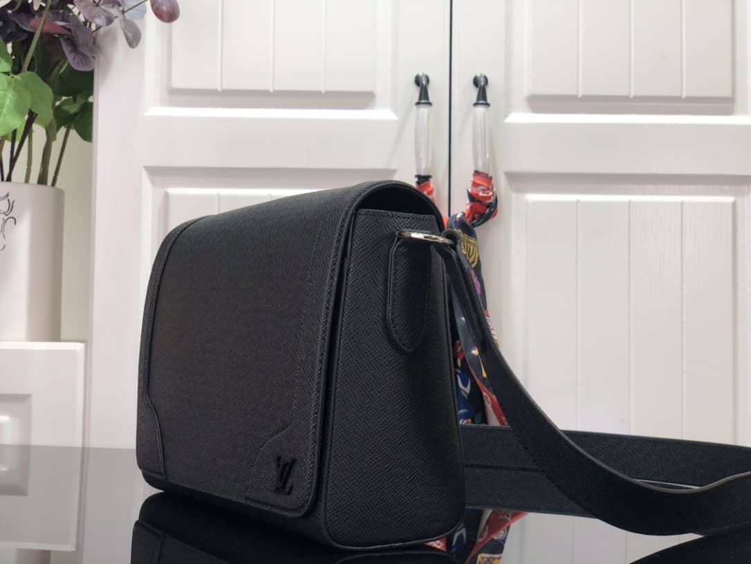 Louis Vuitton New Flap Taiga Cowhide Leather Replica Messenger Bag M30807