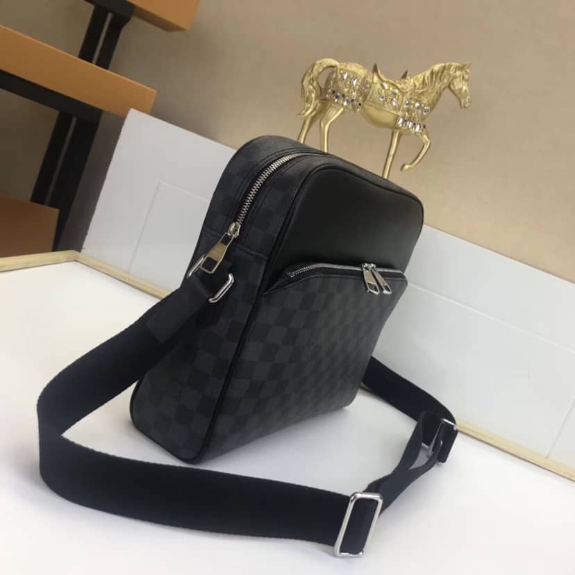 Louis Vuitton Damier Graphite Dayton MM Replica Messenger Bag N41409