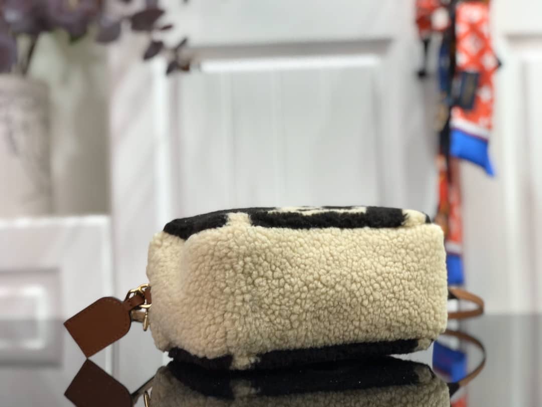 Louis Vuitton Giant Monogram Teddy Replica Shoulder Bag M68599