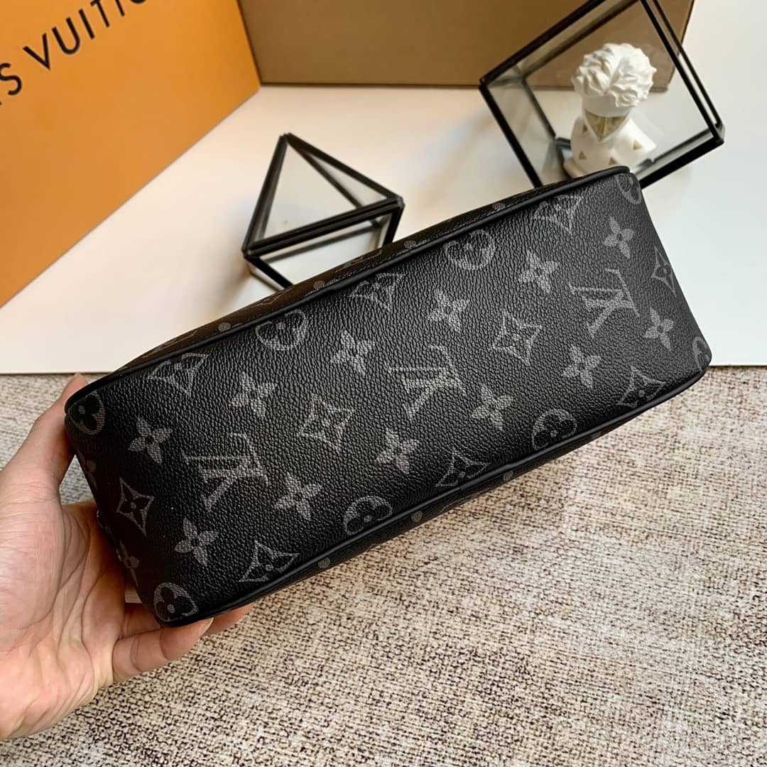 Louis Vuitton Monogram Canvas Toiletry Bag Replica Black M47527