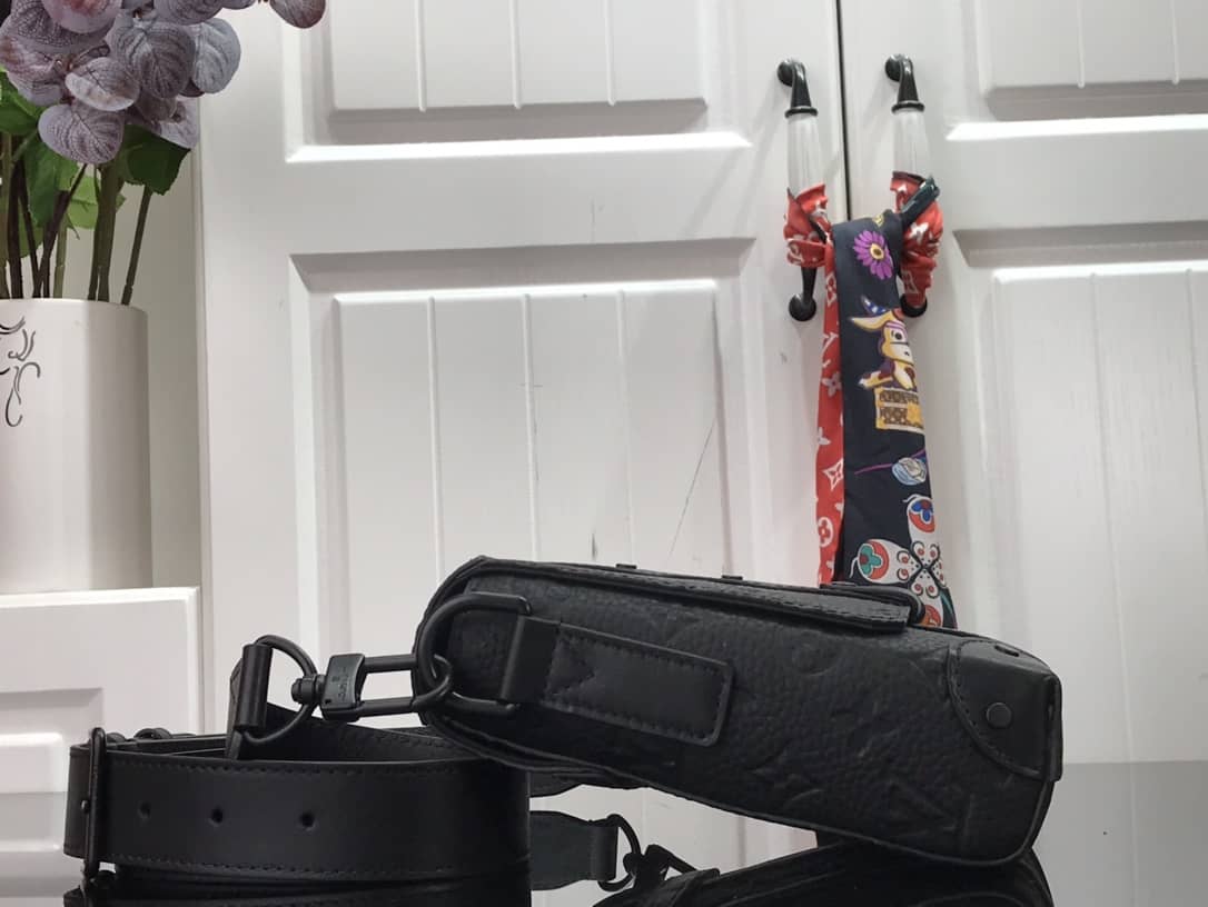 Louis Vuitton Taurillon Monogram Leather Trunk Messenger Bag Replica M57726