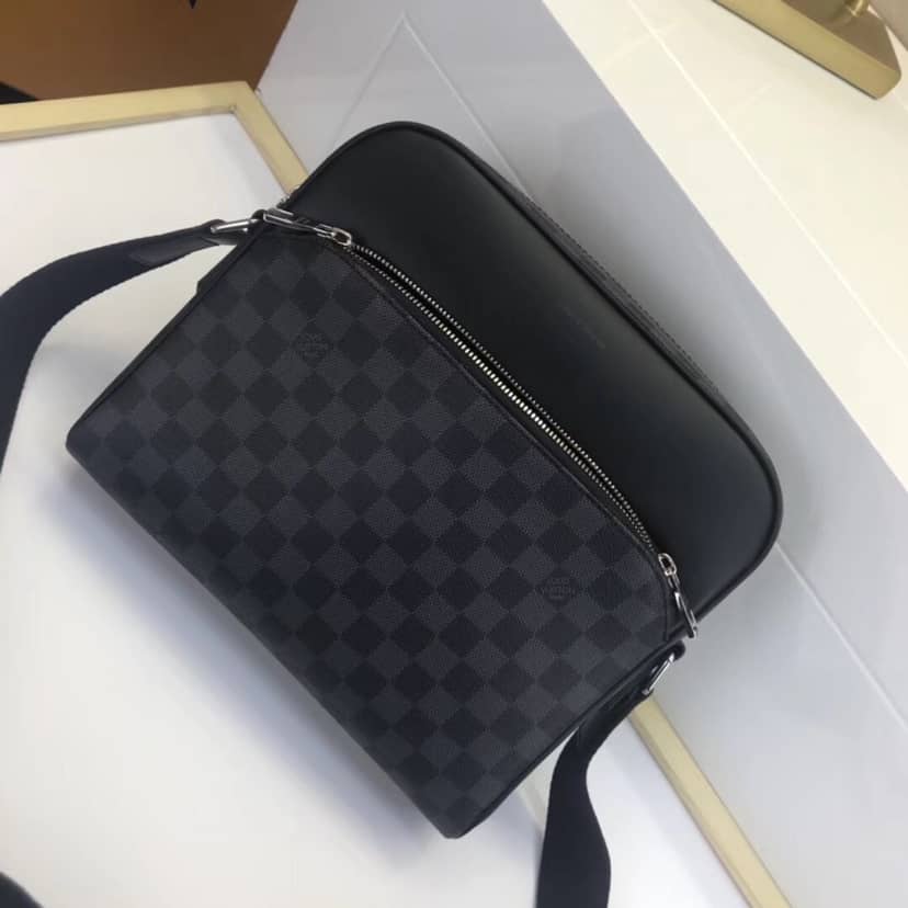 Louis Vuitton Damier Graphite Dayton MM Replica Messenger Bag N41409