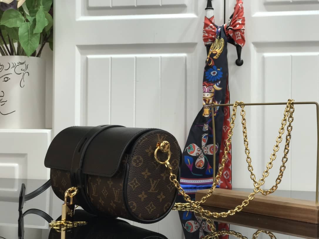 Louis Vuitton Replica Glasses Case Epi Monogram Black M43903