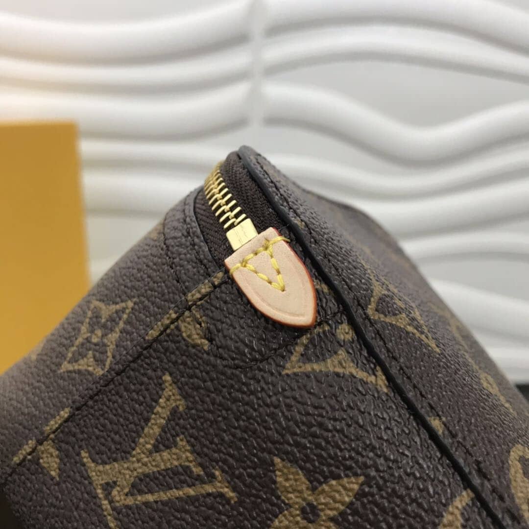 Louis Vuitton Monogram Packing Cube MM Replica