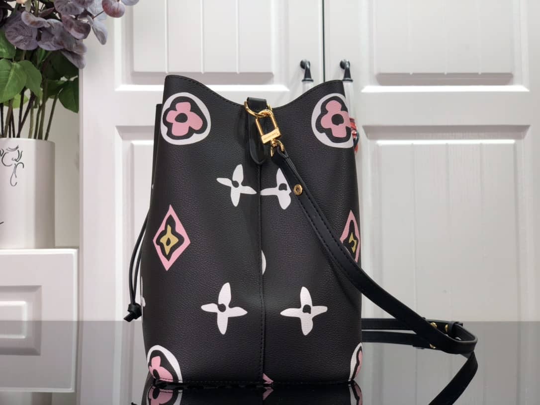 Louis Vuitton Neo Noe Monogram Giant PVC Canvas Replica Shoulder Bag M45821