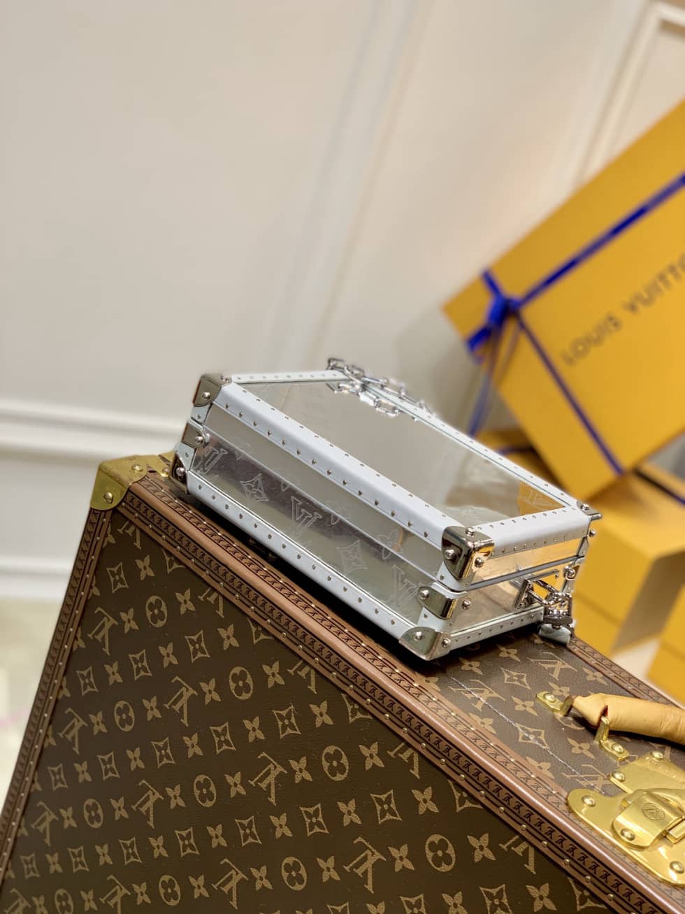 Louis Vuitton Clutch Box Bag White M20230 Replica Messenger Bag