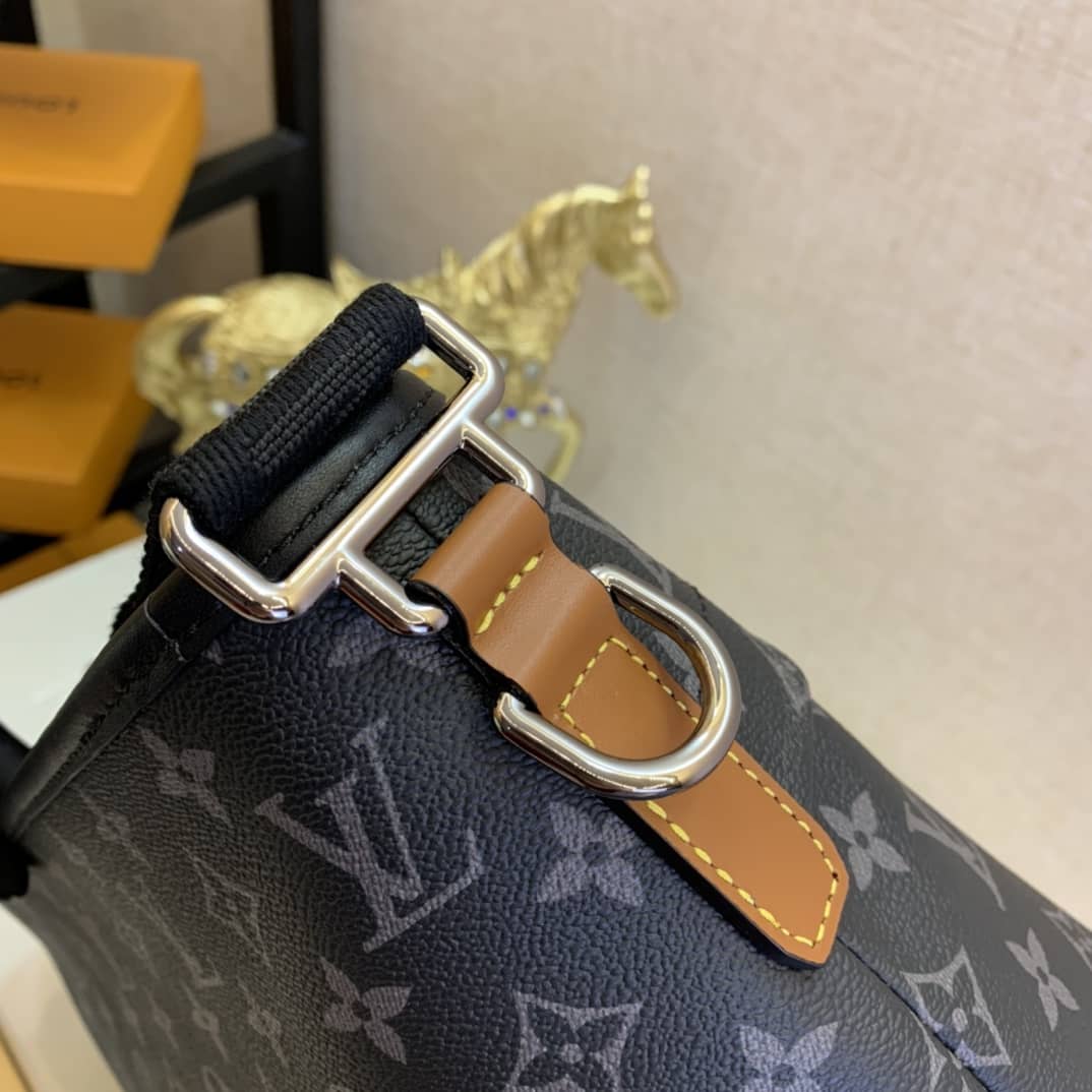 Louis Vuitton Besace Zippée Monogram MM Replica Bag Black M45214