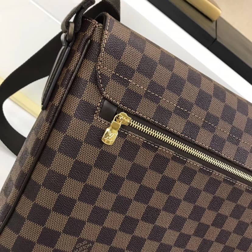 Louis Vuitton District MM Mens Genuine Leather Replica Shoulder Bag N41212