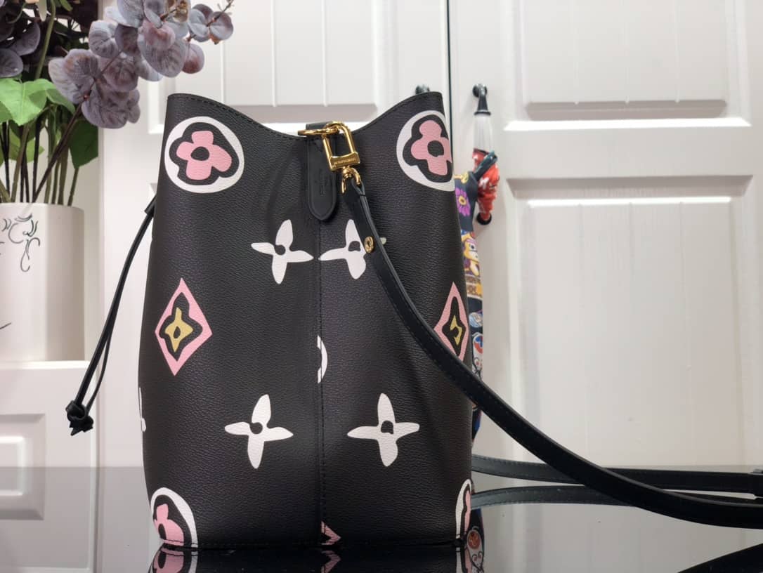 Louis Vuitton Neo Noe Monogram Leather Replica Bag Black M44679