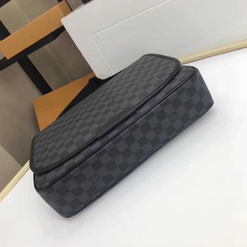 Louis Vuitton Damier Graphite Daniel MM Replica Shoulder Bag N58029