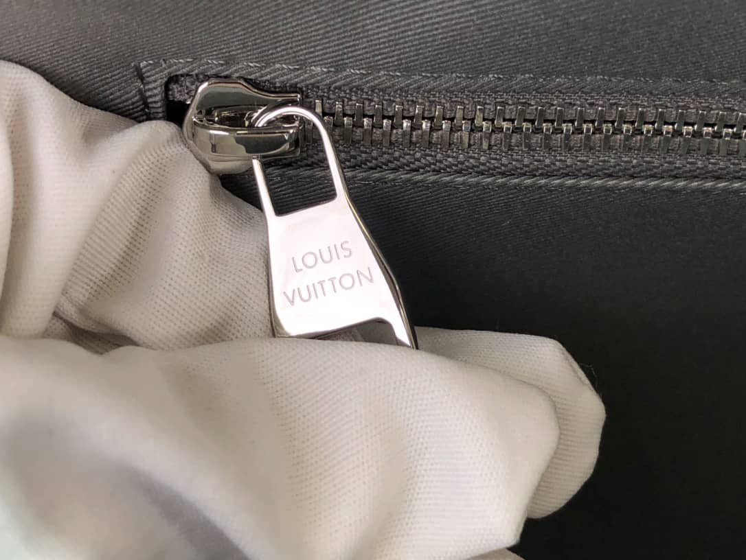 Louis Vuitton Monogram Mirror Coated Sac Plat Bag Replica M46121