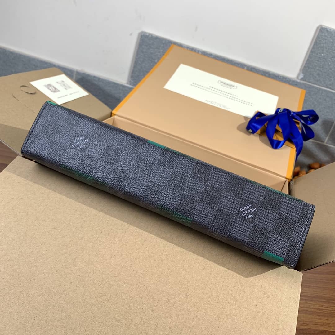 Louis Vuitton Pochette Voyage Leather Bag Replica N60176