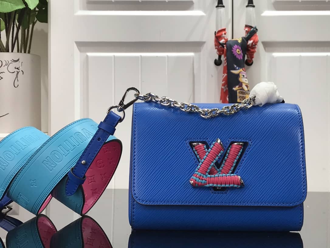 Louis Vuitton Monogram Calfskin 2Way Chain Leather Replica Shoulder Bag M57669
