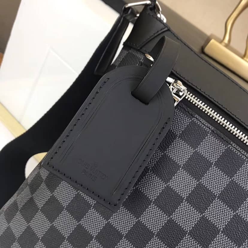 Louis Vuitton Mick MM Cross Body Bag Replica N40004