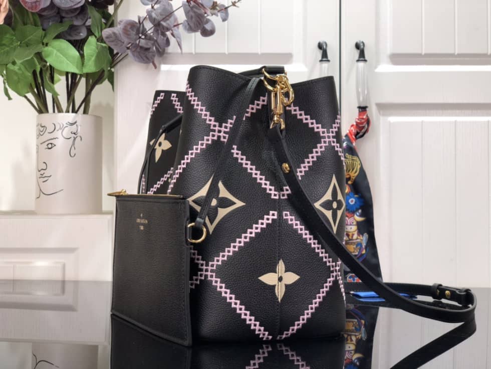 Louis Vuitton NeoNoe MM Black M46023 Replica Bucket Bag