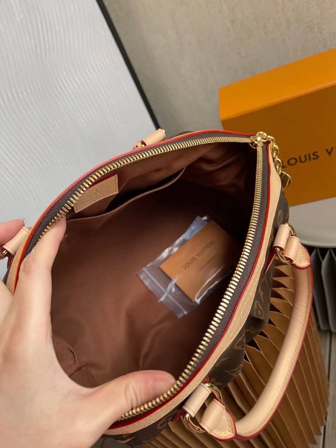 Louis Vuitton Monogram Tivoli PM M40143 Replica Shoulder Bag