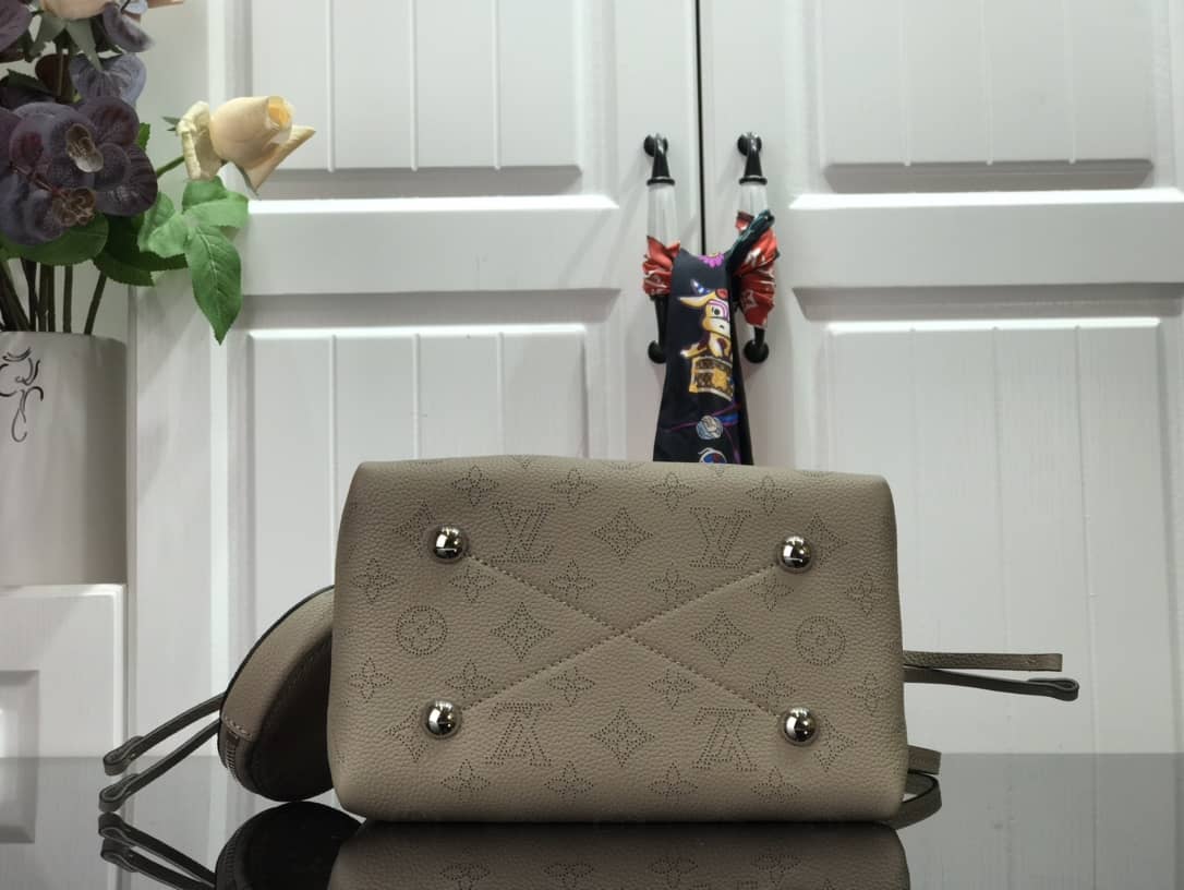 Louis Vuitton Bella Mahina Magnolia Leather Replica Bag M57068