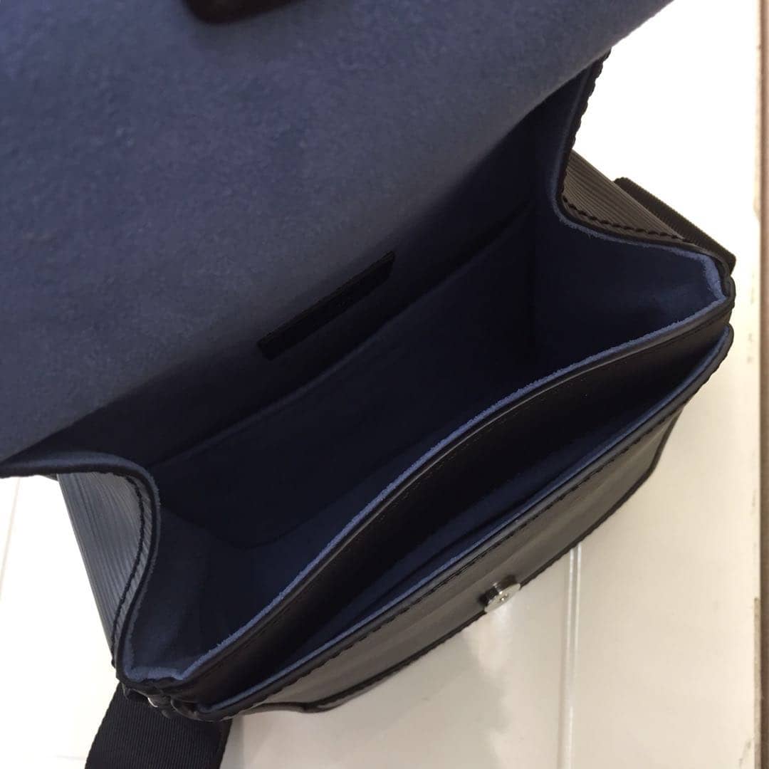 Louis Vuitton EPI Downtown BB Replica Messenger Bag Black M53497