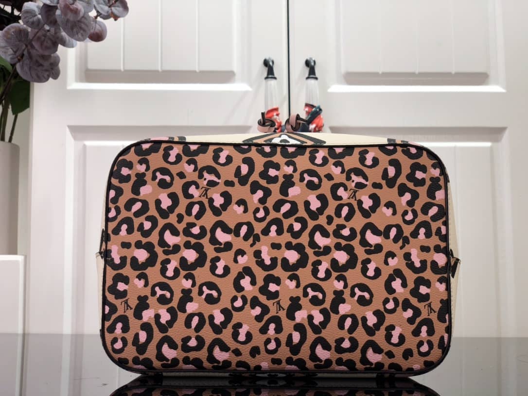 Louis Vuitton Neo Noe Monogram Casual Leather Replica Bag White M44679