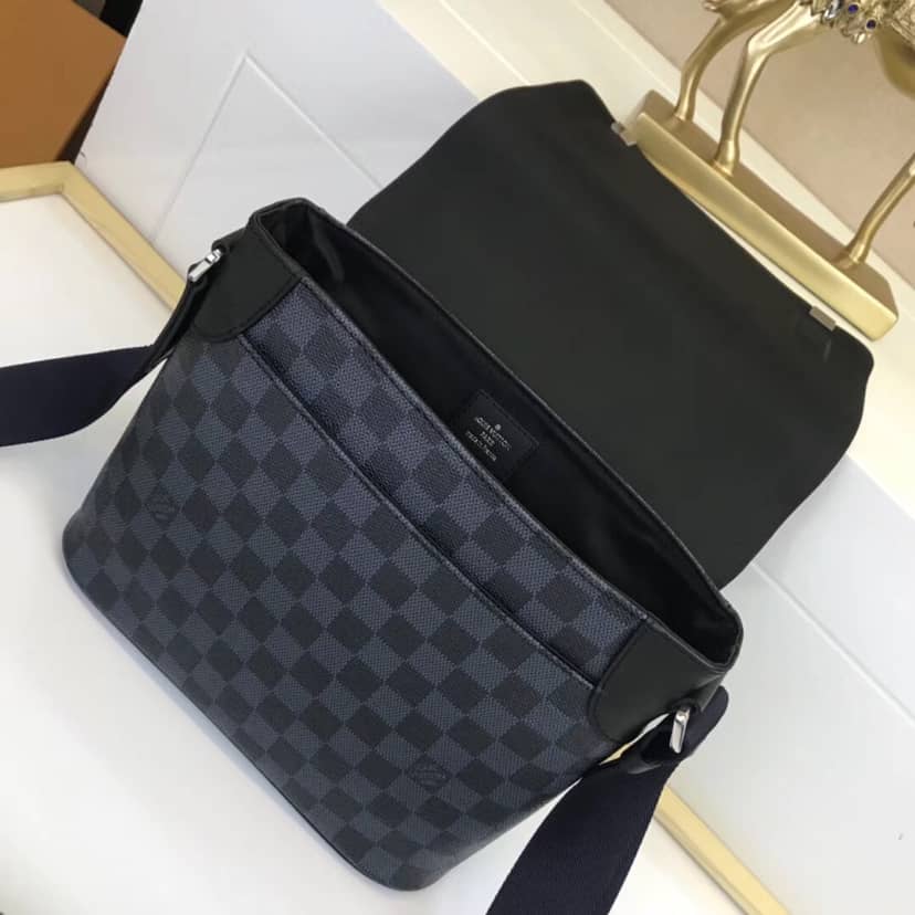 Louis Vuitton District PM Replica Crossbody Bag N50005